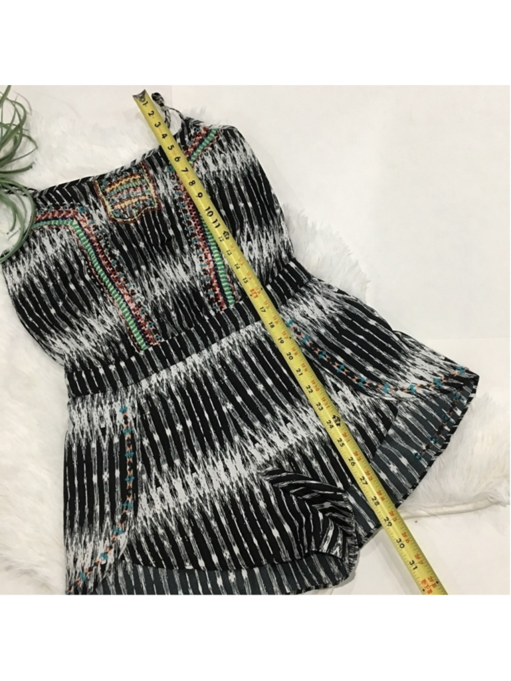 Jessica Simpson Aztec Romper Size Small - Picture 6 of 8
